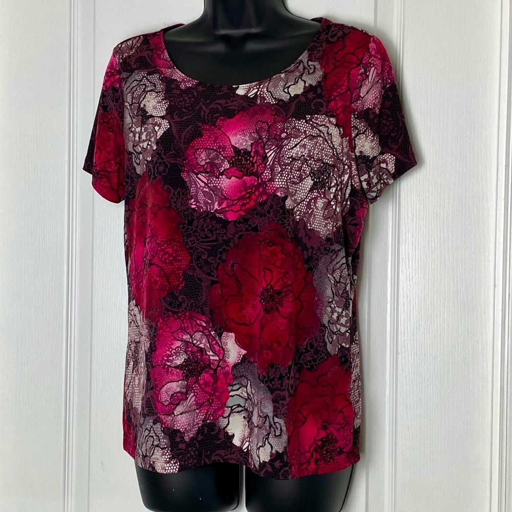 East 5th Essentials Floral Top Women’s Medium